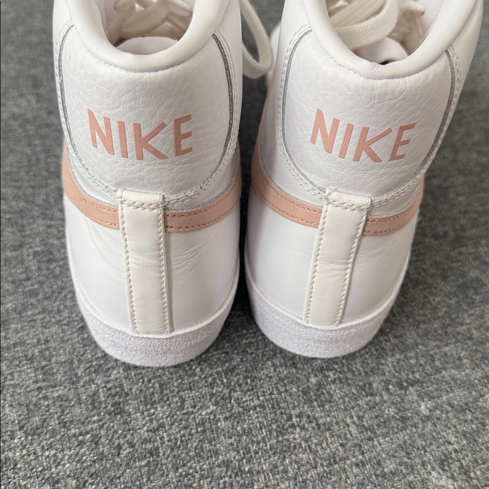 Nike Women's white and Pink Sneakers women’s size 10.5 New without a box - Picture 4 of 8